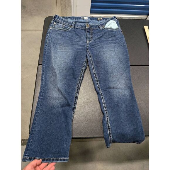 Silver Jeans Suki Capri High Rise Bootcut Jeans Women's 18 - Picture 2 of 11